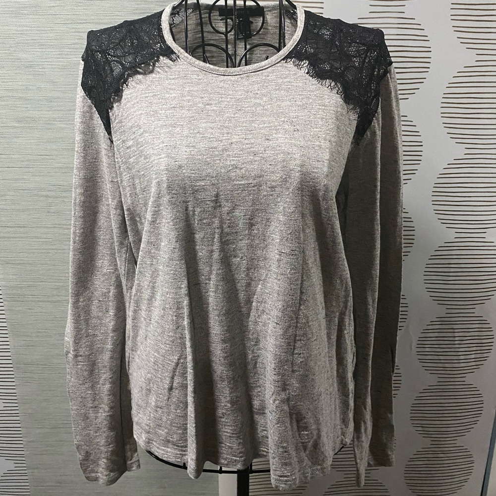 Long sleeve gray top